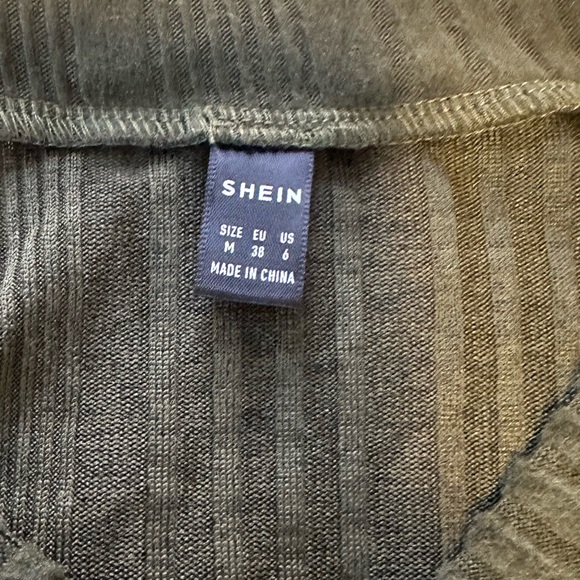 Solid Drop Shoulder Ruched Bodycon Dress - Picture 4 of 4